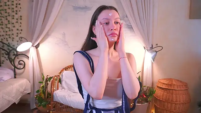 Snapshot of EvaDowe chatting on February 23, 4:14 am EvaDowe online show from February 23, 4:14 am