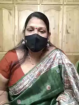 Snapshot of sutari84 chatting on July 13, 3:22 pm sutari84 online show from July 13, 3:22 pm
