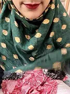 Snapshot of Indian-Aleena chatting on February 15, 7:51 am Indian-Aleena online show from February 15, 7:51 am