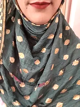 Snapshot of Indian-Aleena chatting on April 2, 5:47 am Indian-Aleena online show from April 2, 5:47 am