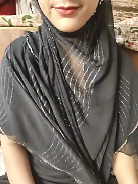 Snapshot of Indian-Aleena chatting on June 5, 6:13 pm Indian-Aleena online show from June 5, 6:13 pm
