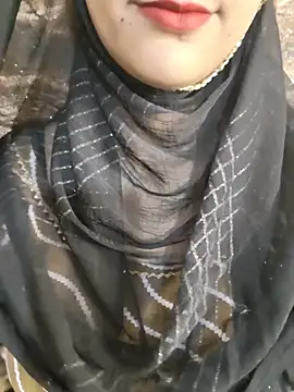 Snapshot of Indian-Aleena chatting on July 7, 7:23 am Indian-Aleena online show from July 7, 7:23 am
