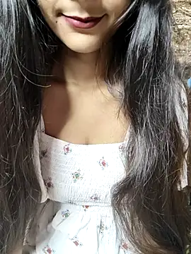 Snapshot of Indian-Aleena chatting on November 29, 8:47 am Indian-Aleena online show from November 29, 8:47 am