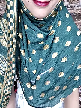 Snapshot of Indian-Aleena chatting on December 3, 9:53 am Indian-Aleena online show from December 3, 9:53 am