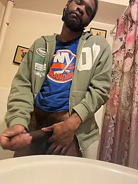 BigBDMari online show from November 17, 8:07 am