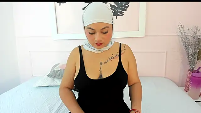 Snapshot of azaharaaa_ chatting on September 26, 11:39 am azaharaaa online show from September 26, 11:39 am