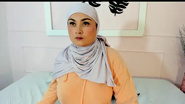 Snapshot of azaharaaa_ chatting on September 23, 11:39 am azaharaaa online show from September 23, 11:39 am