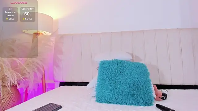 azaharaaa  online show from April 20, 11:57 am