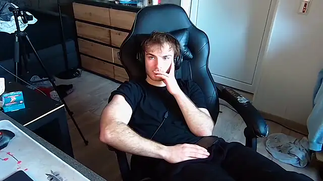 Snapshot of Rudi2007Eye chatting on February 26, 2:50 pm Rudi2007Eye online show from February 26, 2:50 pm