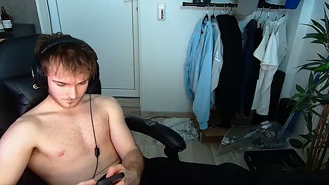 Snapshot of Rudi2007Eye chatting on February 25, 7:36 pm Rudi2007Eye online show from February 25, 7:36 pm