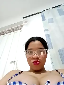 VictoriDior online show from September 18, 2:47 am