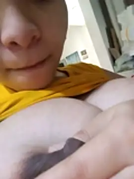 VictoriDior online show from November 4, 8:12 pm