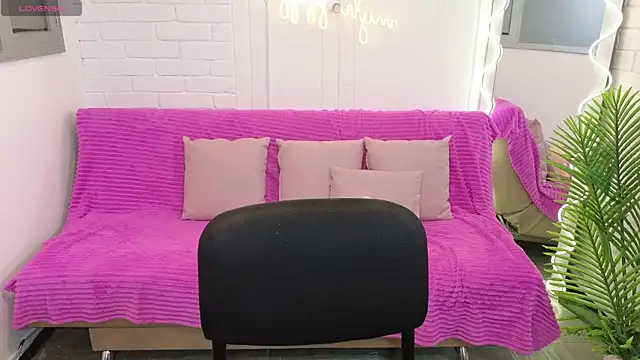 Lexy tay online show from December 5, 11:42 am