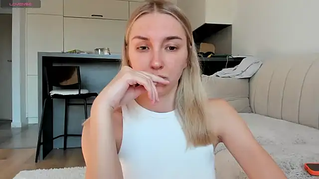 Sunny Rina  online show from May 21, 6:22 am