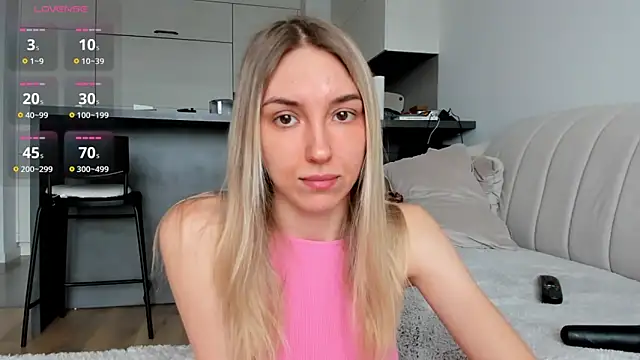 Sunny Rina  online show from February 5, 9:05 am