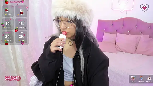 HANNI TAY online show from December 4, 11:42 am