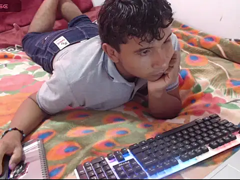 Snapshot of _Duvan_123 chatting on December 16, 4:00 pm Duvan 123 online show from December 16, 4:00 pm