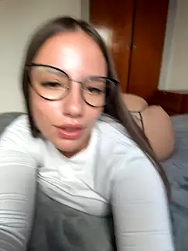 Snapshot of AlessiaaRuso1 chatting on November 28, 6:52 pm AlessiaaRuso1 online show from November 28, 6:52 pm