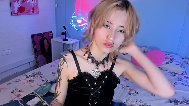 Snapshot of Hannahpage chatting on October 12, 3:02 pm Hannahpage online show from October 12, 3:02 pm