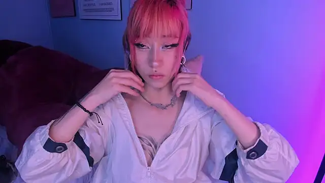 Snapshot of Hannahpage chatting on May 20, 12:24 pm Hannahpage online show from May 20, 12:24 pm
