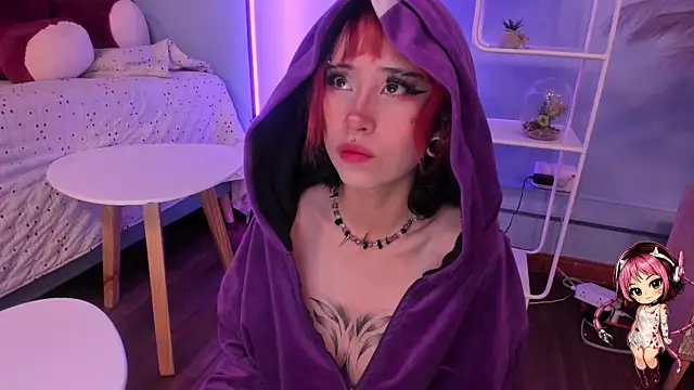 Snapshot of Hannahpage chatting on June 9, 12:39 pm Hannahpage online show from June 9, 12:39 pm