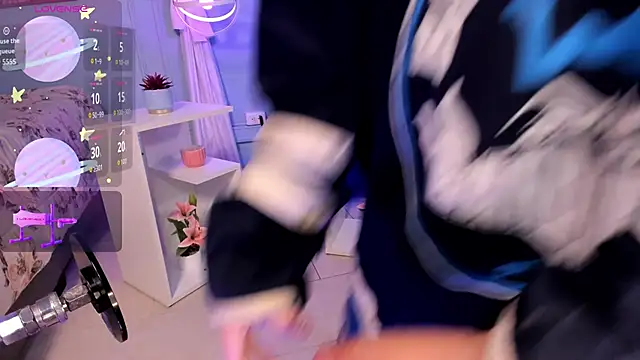 Hannahpage online show from January 8, 12:44 pm