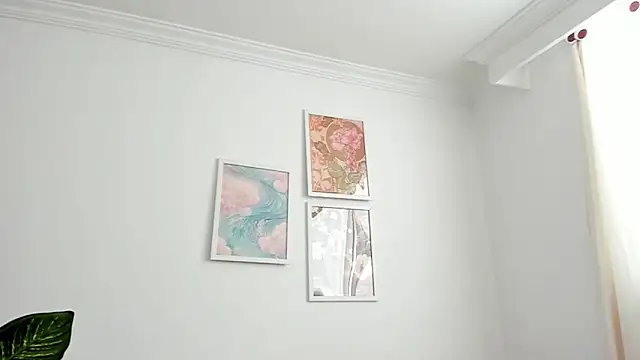 Snapshot of canelleGarces chatting on May 9, 9:51 pm canelleGarces online show from May 9, 9:51 pm