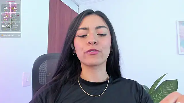 canelleGarces online show from March 25, 6:18 pm