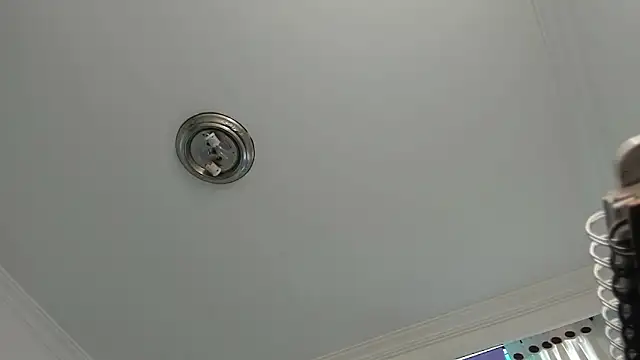 canelleGarces online show from March 12, 4:00 pm