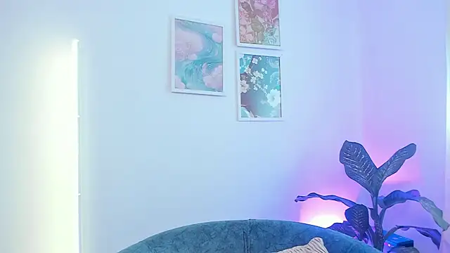 canelleGarces online show from February 18, 6:48 pm