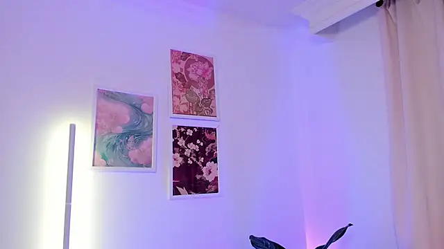 canelleGarces online show from December 2, 10:55 pm