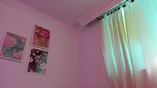 canelleGarces online show from April 10, 5:53 pm