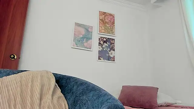 canelleGarces online show from February 26, 9:48 pm