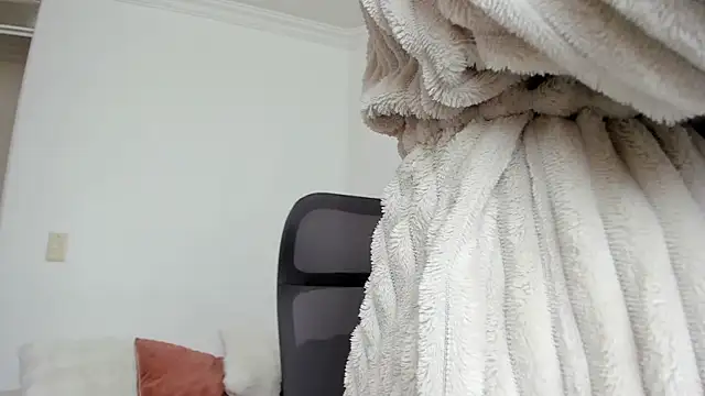 Snapshot of canelleGarces chatting on July 13, 4:17 pm canelleGarces online show from July 13, 4:17 pm