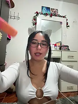 Snapshot of saranghae_ chatting on October 26, 9:26 pm saranghae online show from October 26, 9:26 pm