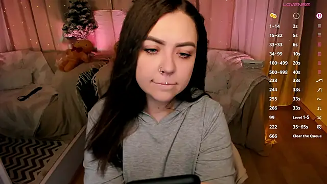 ashton heidii online show from December 17, 12:04 am