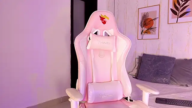 Ayleen Dunkan online show from September 18, 12:19 pm