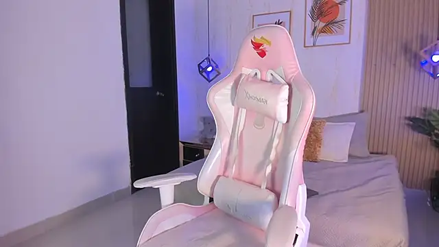 Ayleen Dunkan online show from January 9, 2:13 pm