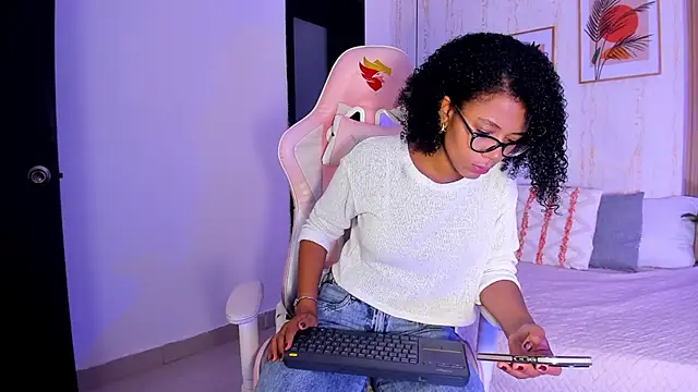 Ayleen Dunkan online show from November 2, 12:43 pm