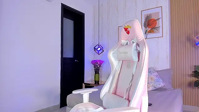 Ayleen Dunkan online show from December 16, 12:53 pm