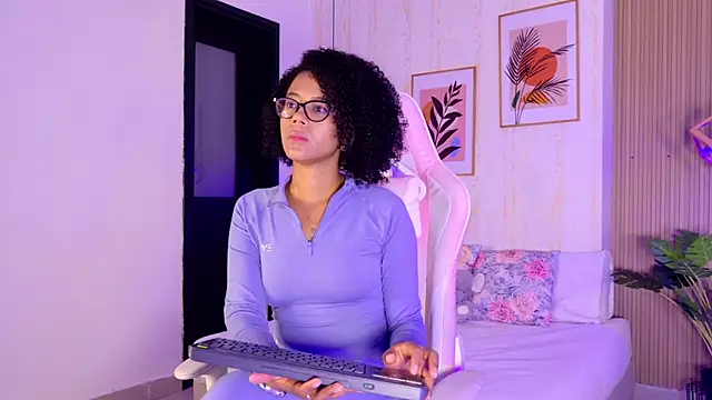 Ayleen Dunkan online show from March 3, 1:07 pm