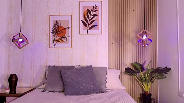 Ayleen Dunkan online show from September 19, 12:20 pm