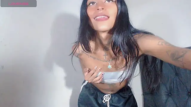 Snapshot of deborahotts chatting on November 11, 4:07 am deborahotts online show from November 11, 4:07 am