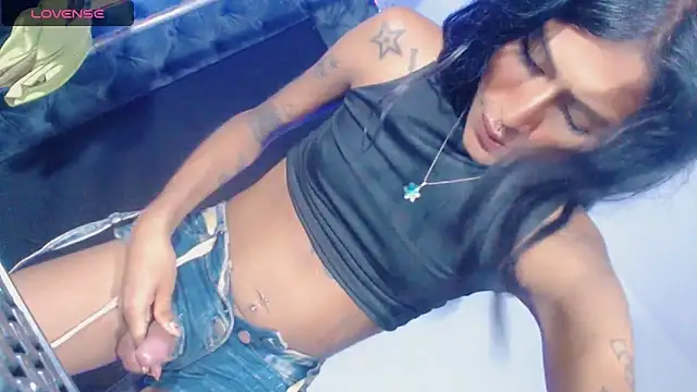 Snapshot of deborahotts chatting on November 27, 7:20 am deborahotts online show from November 27, 7:20 am