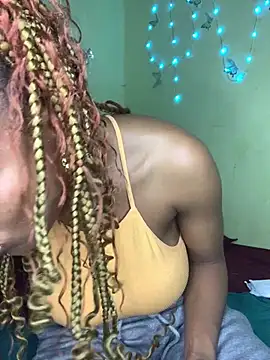 Snapshot of Seductive_Yellow_Titties chatting on May 15, 7:23 pm Seductive Yellow Titties online show from May 15, 7:23 pm