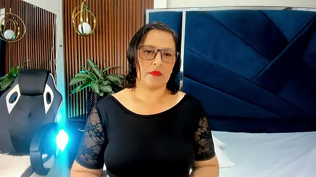 KikaDuque online show from September 18, 7:39 pm