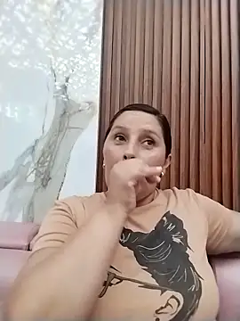 Snapshot of KikaDuque chatting on June 19, 6:58 pm KikaDuque online show from June 19, 6:58 pm