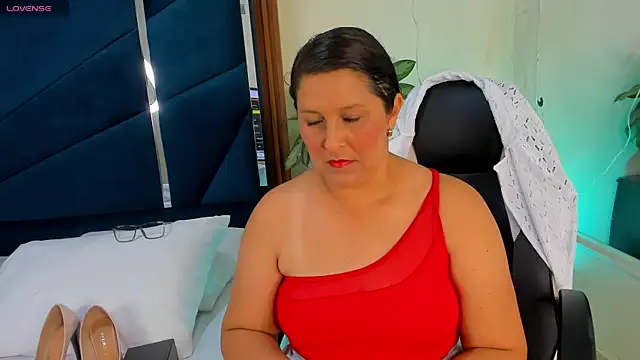 Snapshot of KikaDuque chatting on November 23, 7:13 pm KikaDuque online show from November 23, 7:13 pm