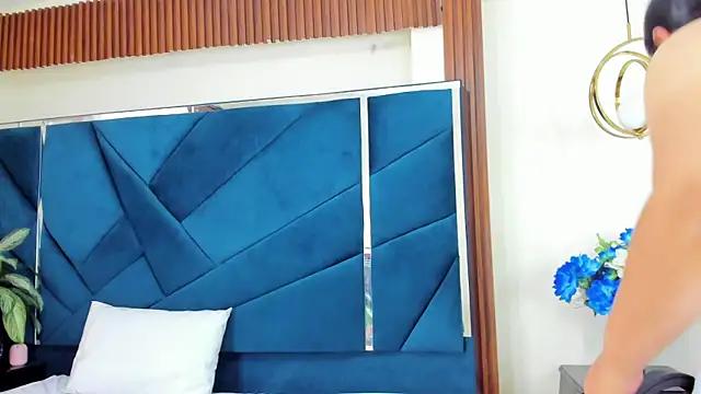 KikaDuque online show from April 13, 7:07 pm