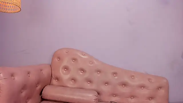 KikaDuque online show from April 8, 7:15 pm